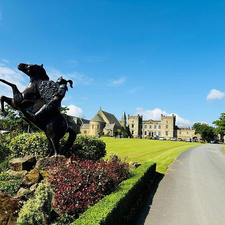 Sneaton Castle 호텔 휫비 외부 사진