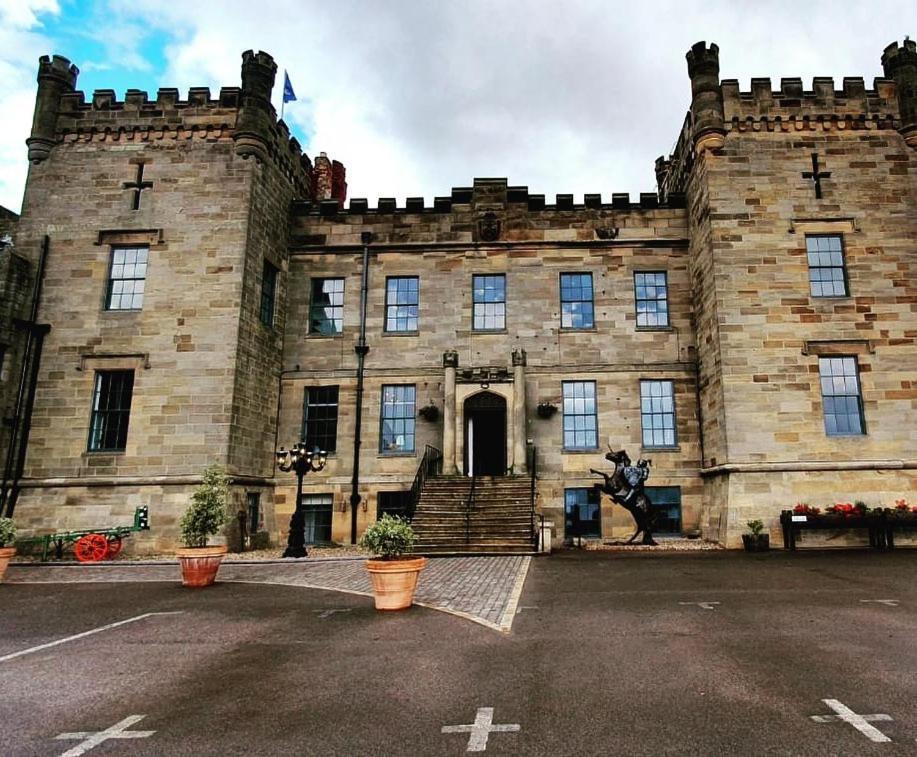 Sneaton Castle 호텔 휫비 외부 사진