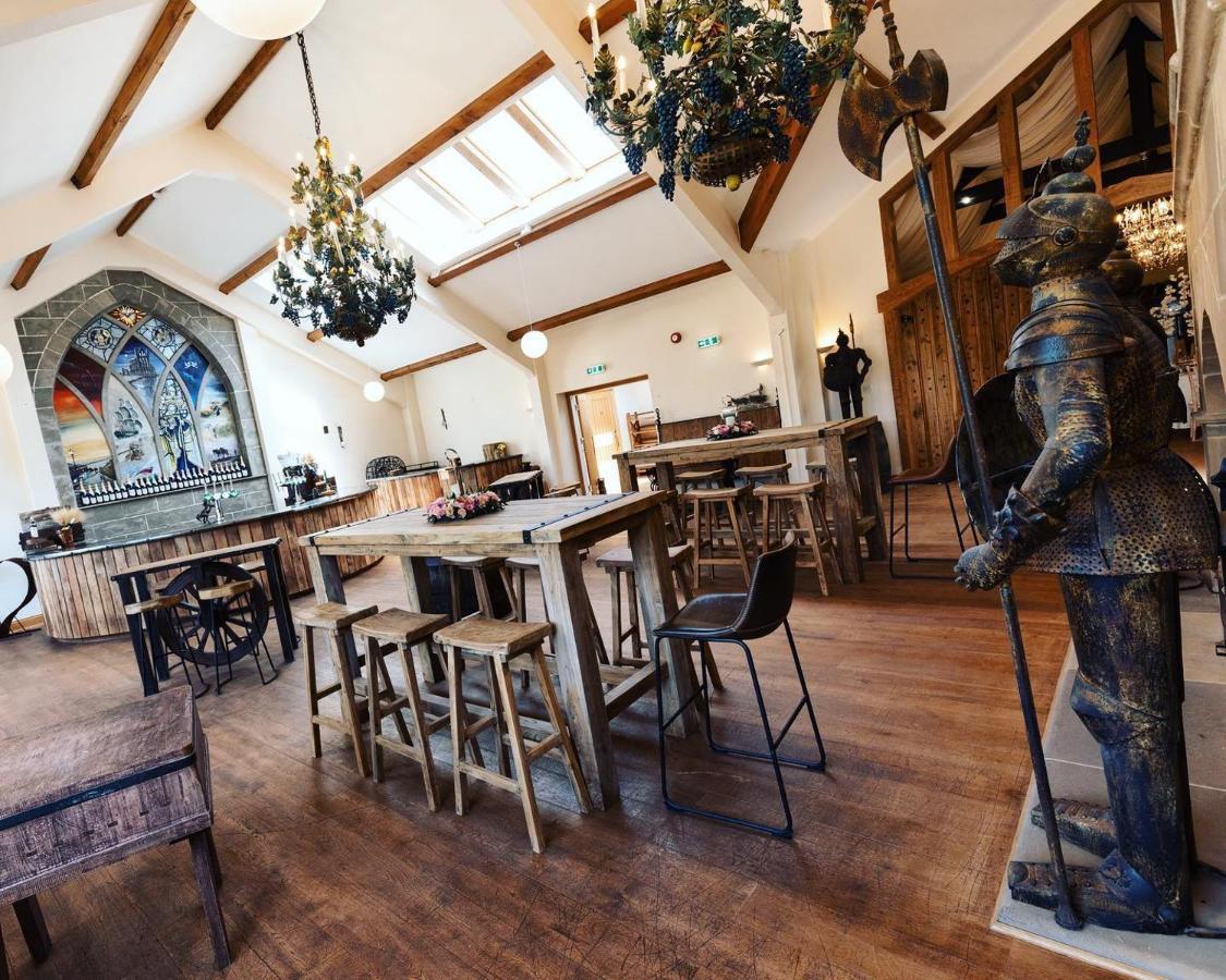 Sneaton Castle 호텔 휫비 외부 사진