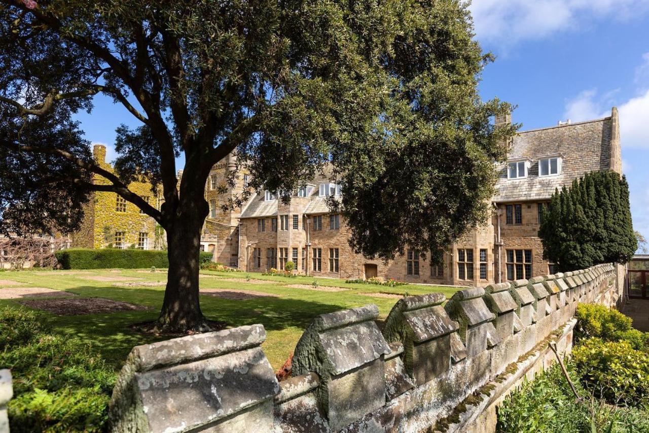 Sneaton Castle 호텔 휫비 외부 사진