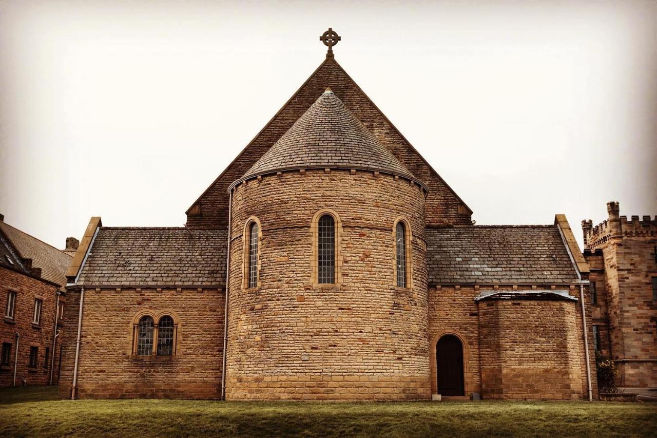 Sneaton Castle 호텔 휫비 외부 사진