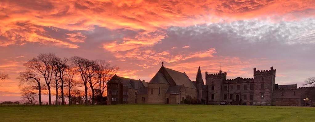 Sneaton Castle 호텔 휫비 외부 사진