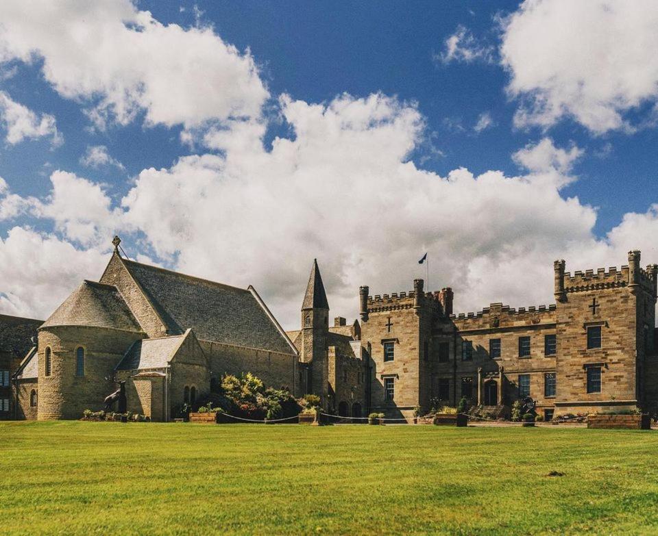 Sneaton Castle 호텔 휫비 외부 사진